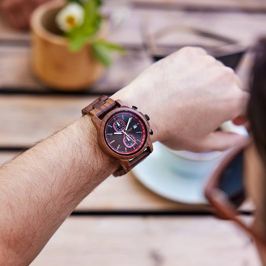 Vad ska jag köpa i julklapp till min man, Handgjord träklocka i present, Träklocka herr, Hållbara julklappar, Herrklocka, Klocka i trä, Julklapp till honom, Julklapp till pojkvän, Julklappstips kille